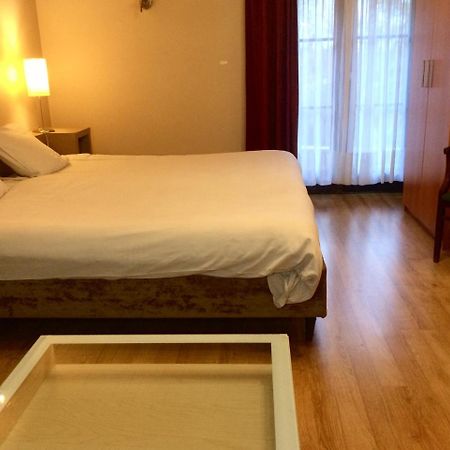 Hotel La Venerie Virton Esterno foto