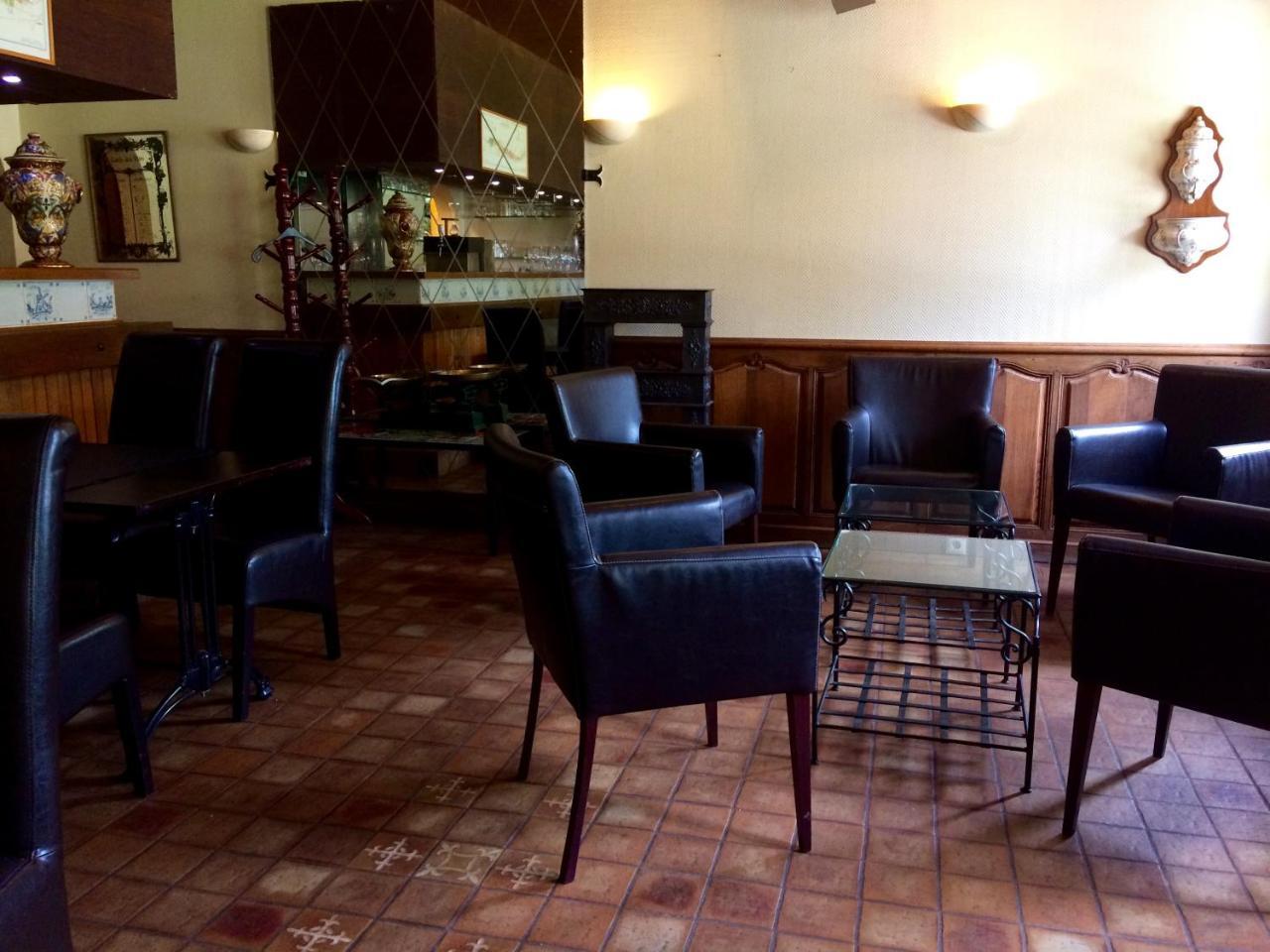 Hotel La Venerie Virton Esterno foto
